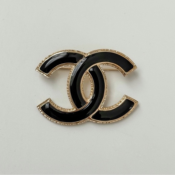 Chanel Enamel CC Brooch - Picture 1 of 5